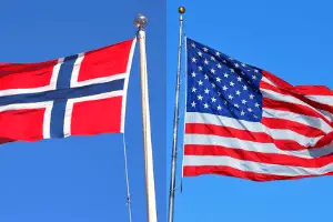 Norway and USA flags.  Discover women of personal finance on #IWD